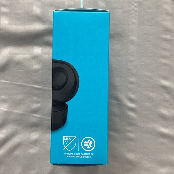 JBuds Air True Wireless Earbuds - Picture 4 of 5